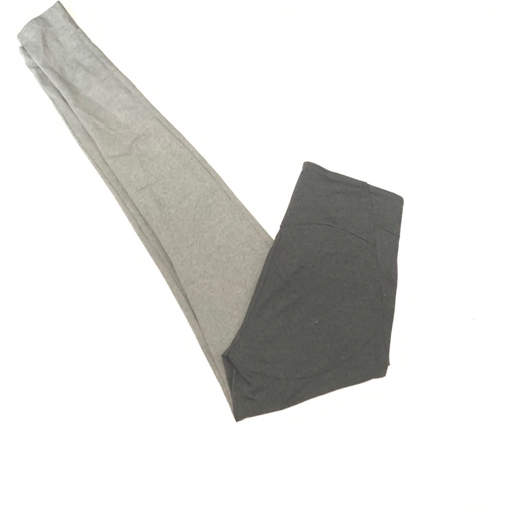 Gymshark Two Toned V Waistband Leggings - Picture 5 of 6